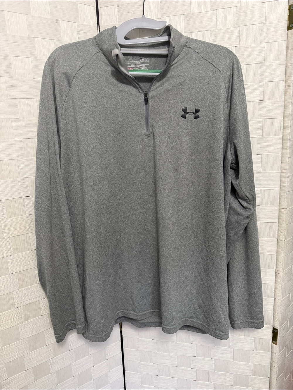 Under Armour womens Gray Quarter-Zip Pullover light Sweatshirt